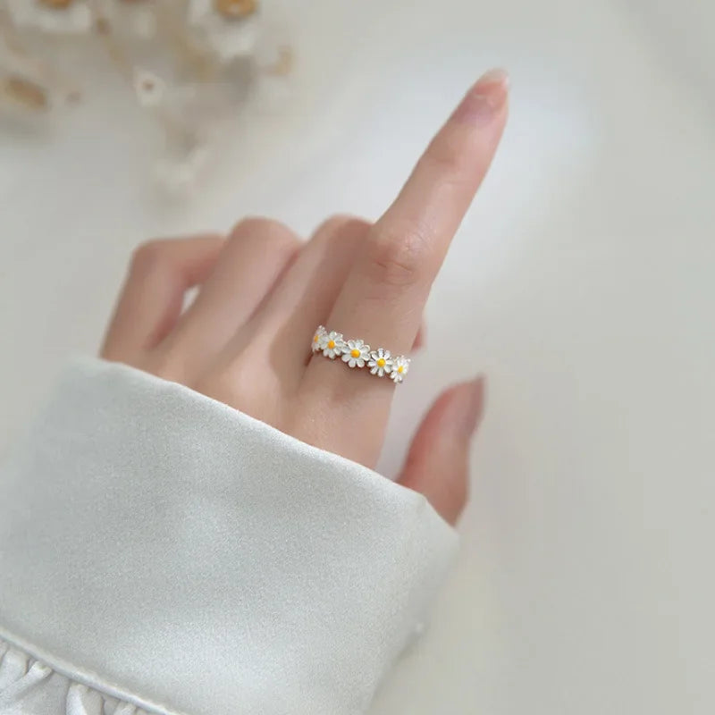 Cute Daisy Flowers Rings